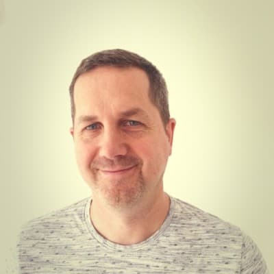 Portrait of Sylvain Péan, solo entrepreneur